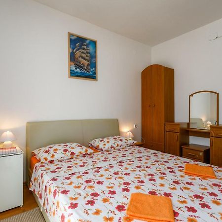 Holiday House Snjezana Krk Town Exterior foto